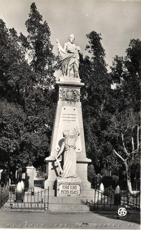 Perregaux 03- Monument aux morts COLLECTION DES AMIS DE ND DE SANTA CRUZ.jpg